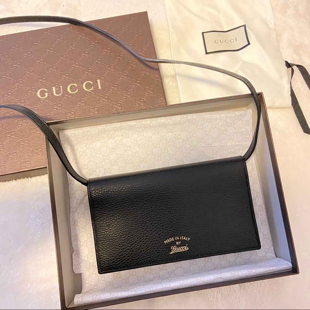Authentic Gucci Swing Leather Wallet Crossbody